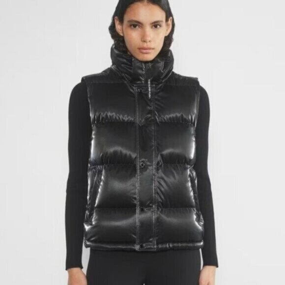 Aritzia Jackets & Blazers - Aritzia the super puff™ vest